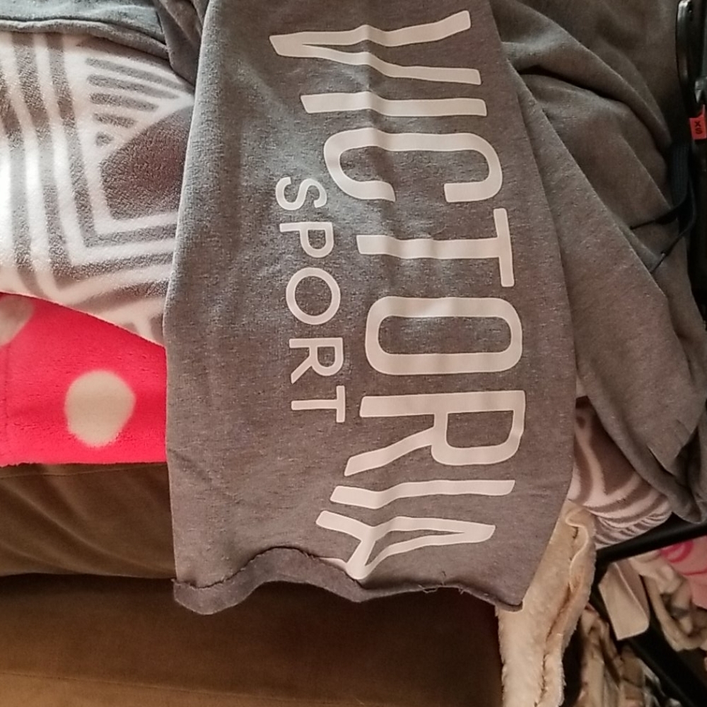 Like New Victoria Sport pants Medium